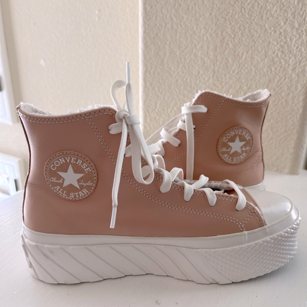 CONVERSE NEW Never Worn Size 9 High Tops Baby Pink Leather Sneakers Platform